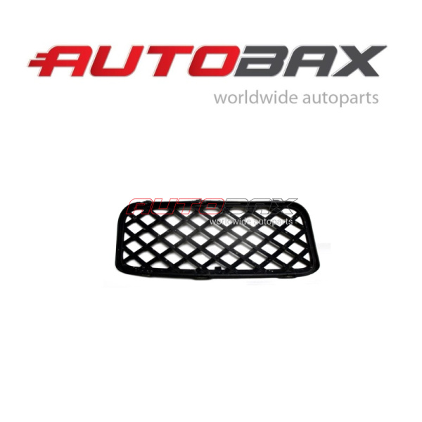 Grille In Bumper Right VolksWagen Touareg 2002>2010