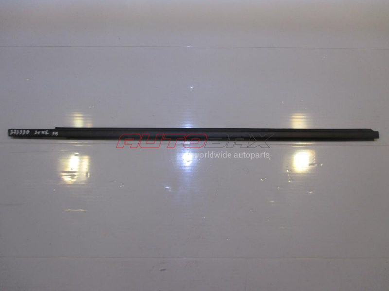 Front Right Door Glass Seal Juke (F15) 2011>