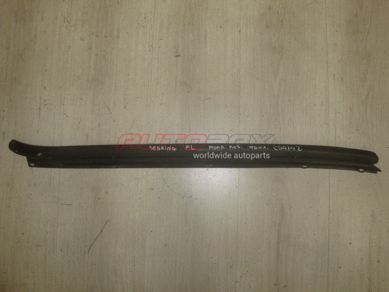 Windshield Molding/Trim Sebring/Stratus 2001>2006