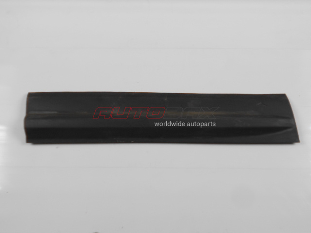 Front Left Door Molding / Trim Freelander ll 2007>