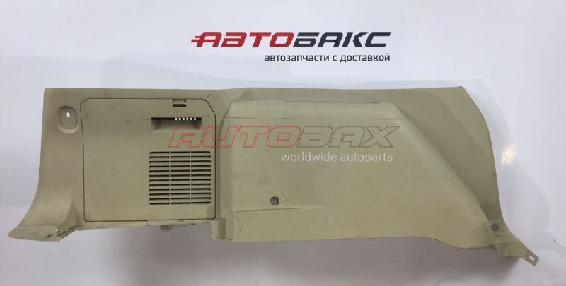 Trunk Trim/Filler QX-56 (JA60) 2004>2009
