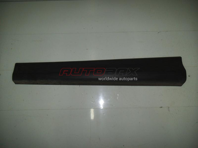 Front Left Door Molding / Trim CX 5 2012>