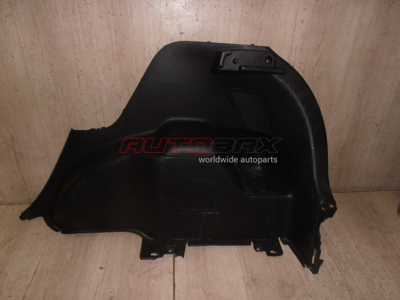Trunk Trim/Filler Yaris 2005>2011