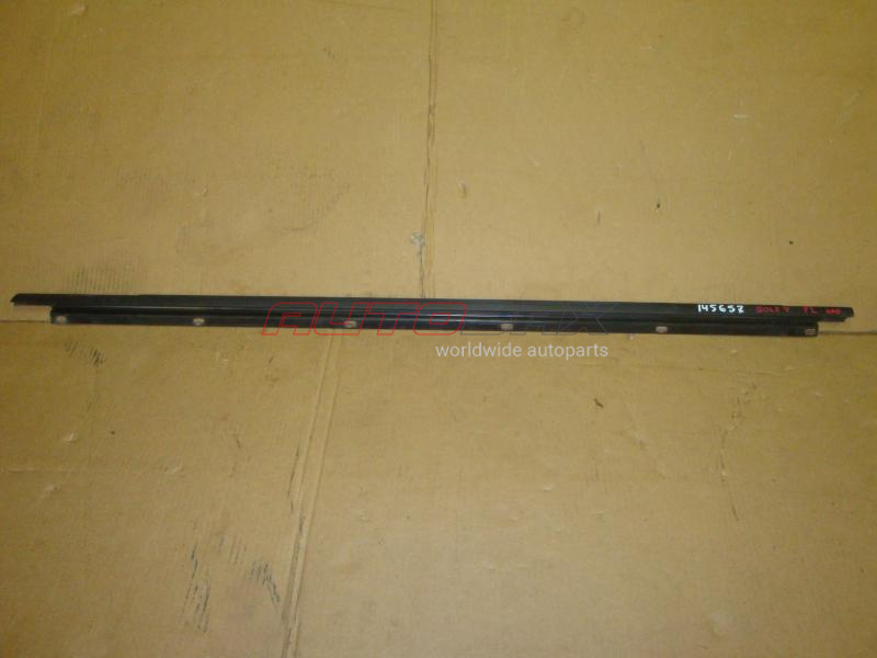 Window Seal Front Left Door Golf V 2003>2009