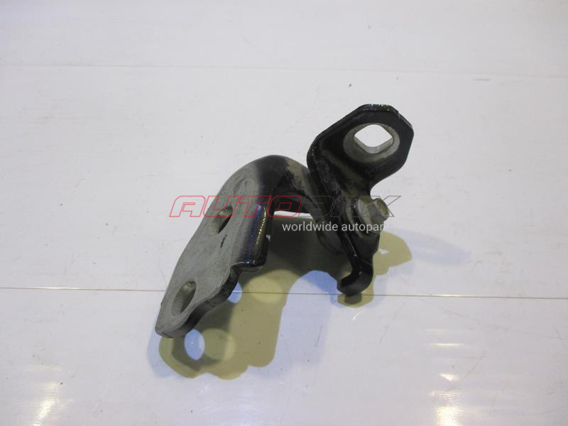 Front Left Door Hinge Kuga ll 2012>