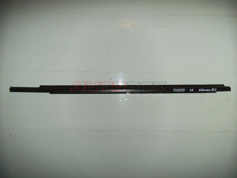 Front Right Door Glass Seal Outlander XL (CW) 2006>2012