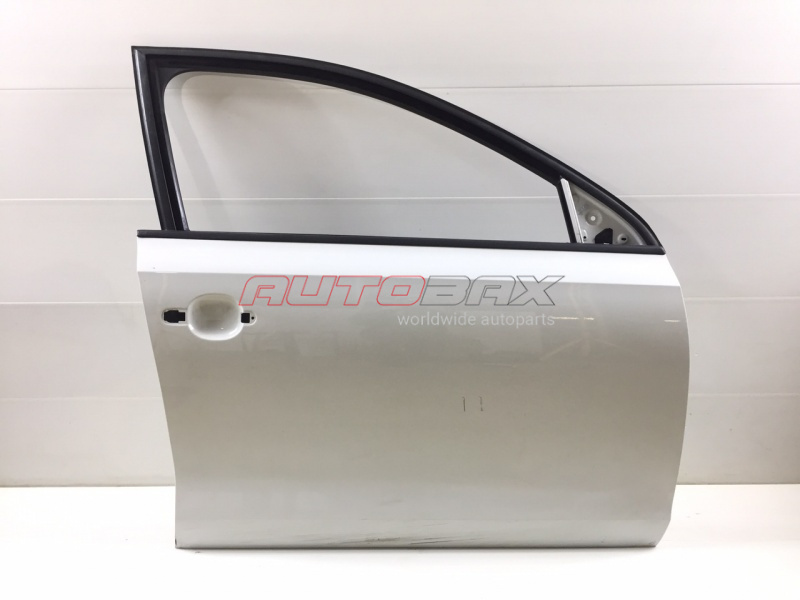 Door Front Right Jetta 2011>