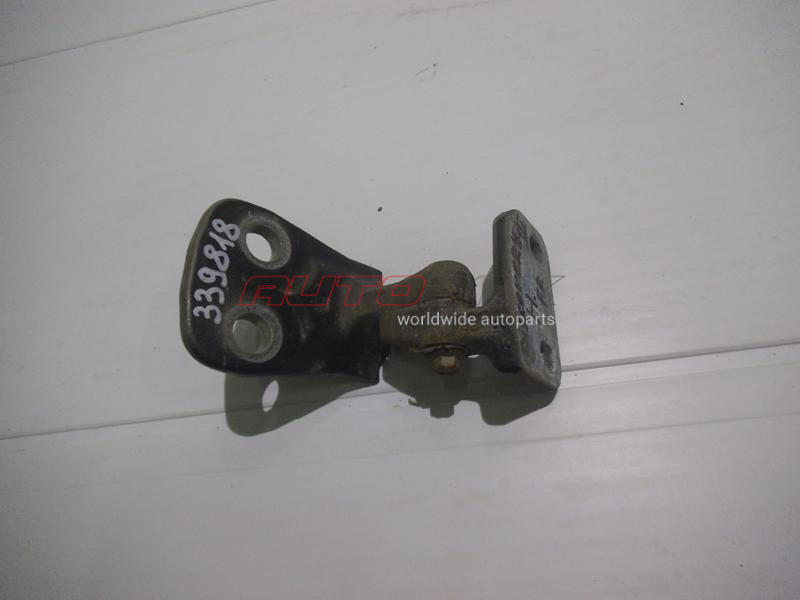 Front Right Door Hinge Discovery III 2004>2009