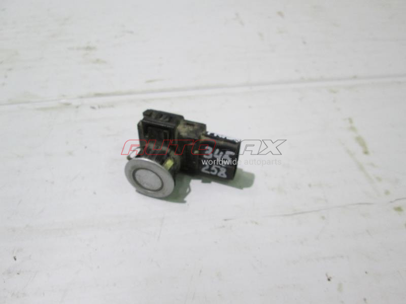 Parktronic sensor/Parktronic bracket Land Cruiser (150) Prado 2009>