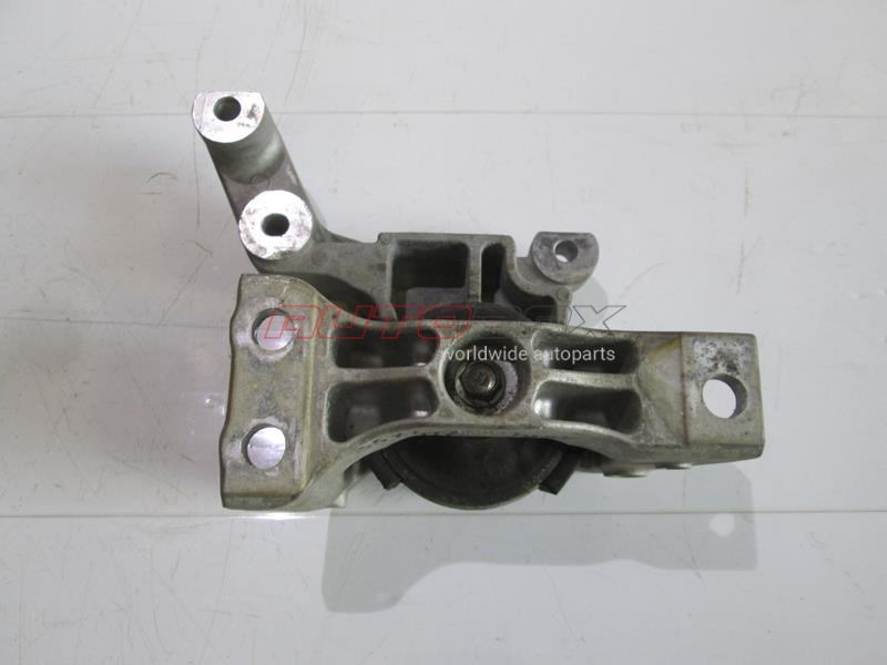 Right Engine/Transmission Mount Juke (F15) 2011>