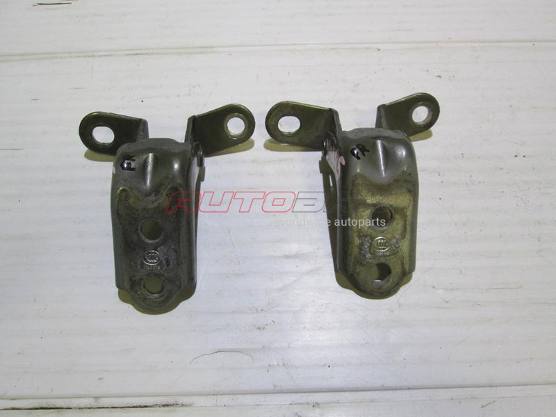 Door Hinge Front Right ix35/Tucson 2010>