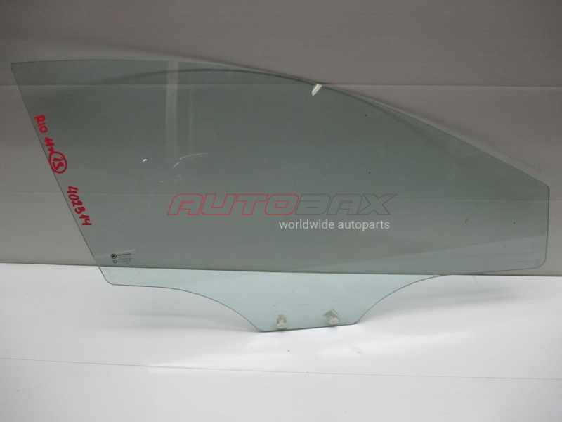Glass Front Right Rio 2011>