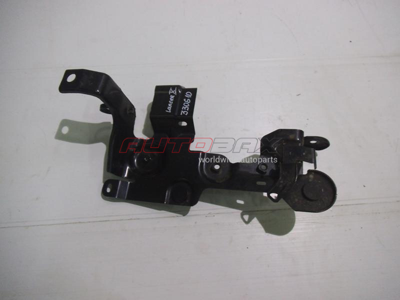 Battery Hold-Down Lancer X (CY) 2007>