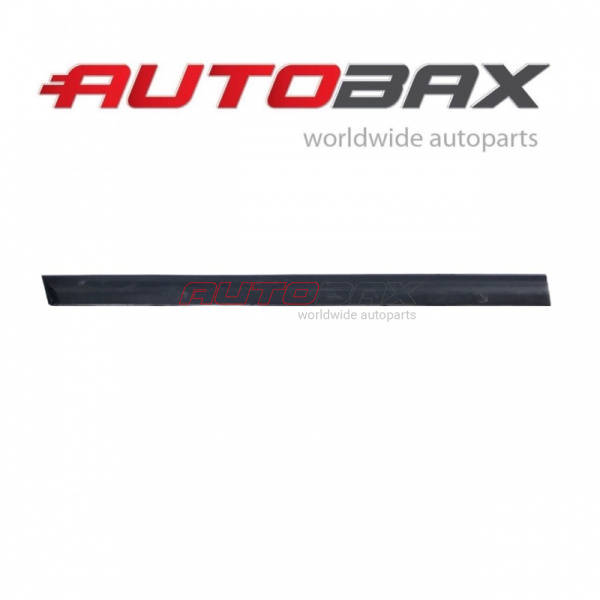 Front Left Door Molding / Trim Nissan Pathfinder (R52) 2014>