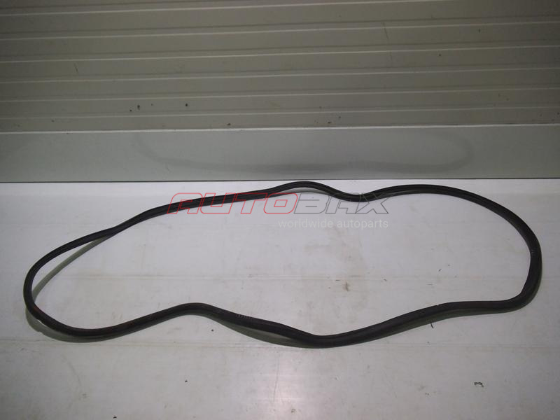 Trunk Opening Seal Cayenne 2003>2010
