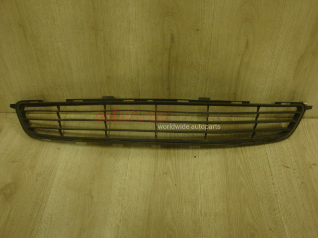 Grille B Bumper Central Corolla (E15) 2006>2013