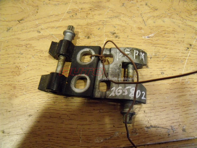 Front Right Door Hinge X1 (E84) 2009>