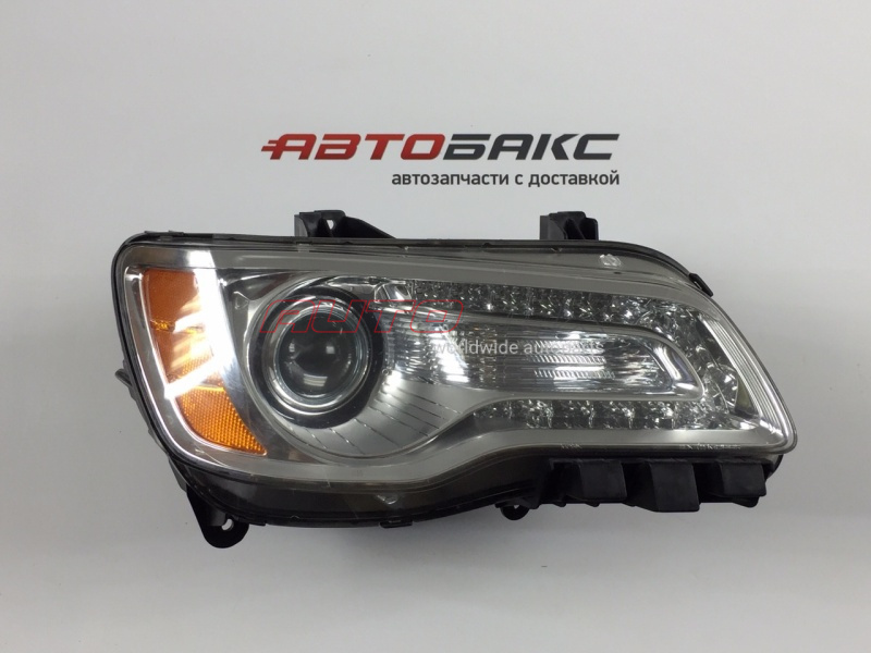 Headlight Right Chrysler 300C 2011>