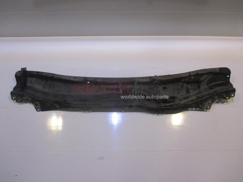 Jabot (Trapezoid Wiper Trim) Camry (V50/55) 2012>