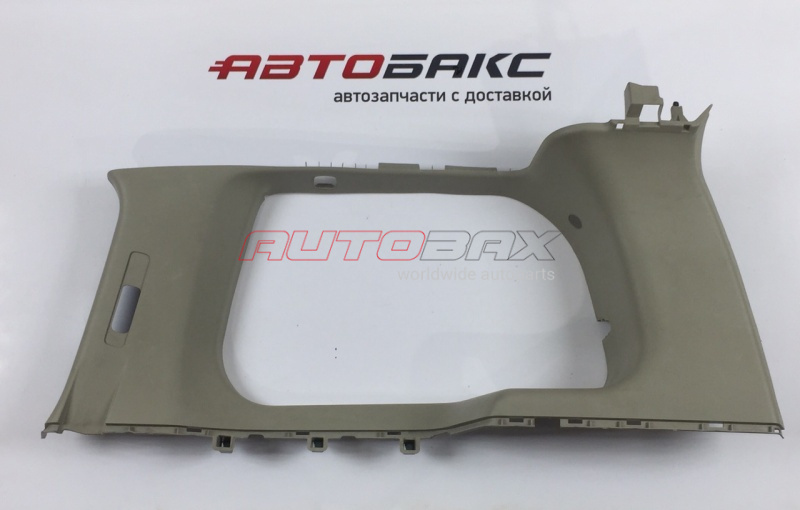 Trunk Trim/Filler QX-56 (JA60) 2004>2009