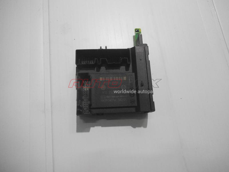 Door Block/Module Front Right VolksWagen Touran 2003>2010