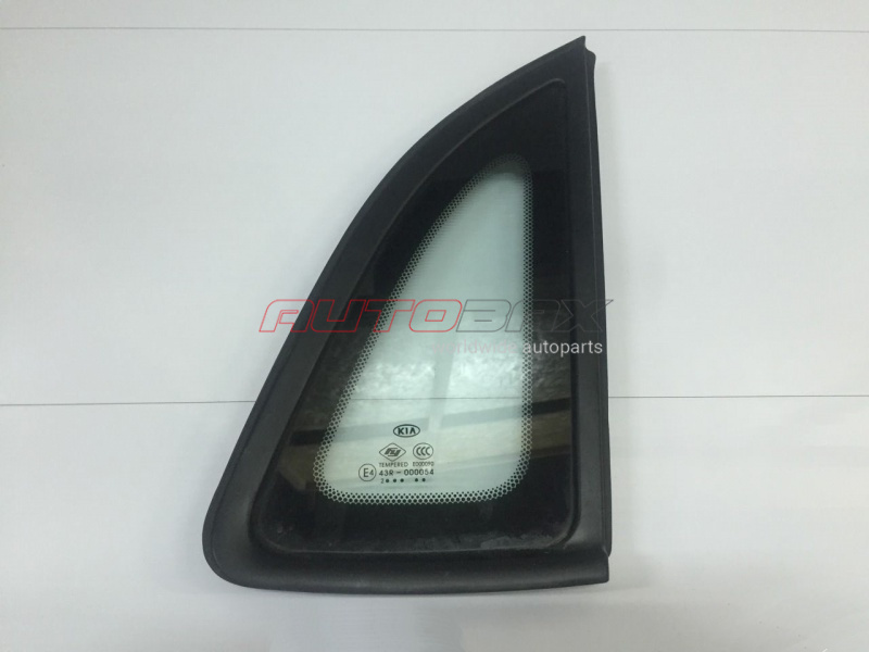 Right Rear Quarter Glass Rio 2011>