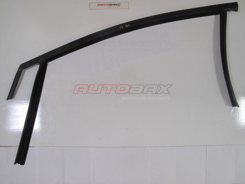 Front Left Door Glass Seal Ford Focus III 2011>