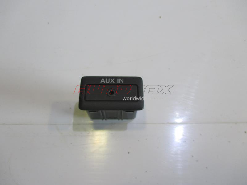 AUX/USB connector Mazda 3 (BL) 2009>2013