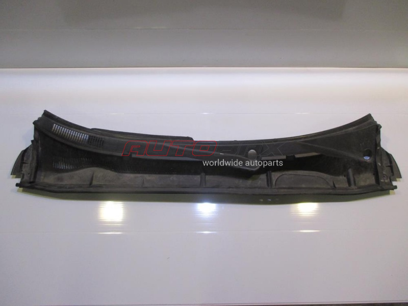 Jabot (Trapezoid Wiper Trim) RAV 4 2006>2013