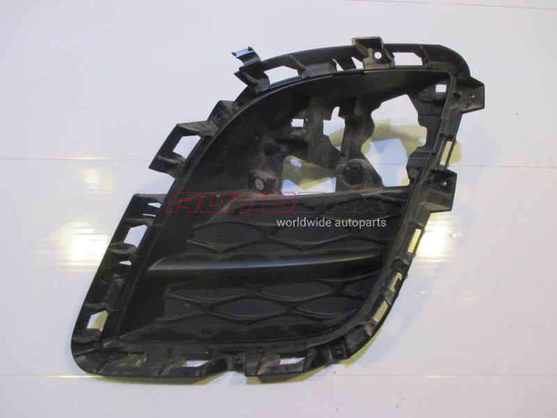 Fog Light Grille/Bezel CX 7 2007>
