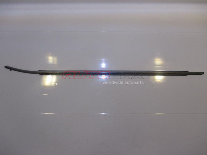 Front Left Door Glass Seal Toyota Camry (V50/55) 2012>