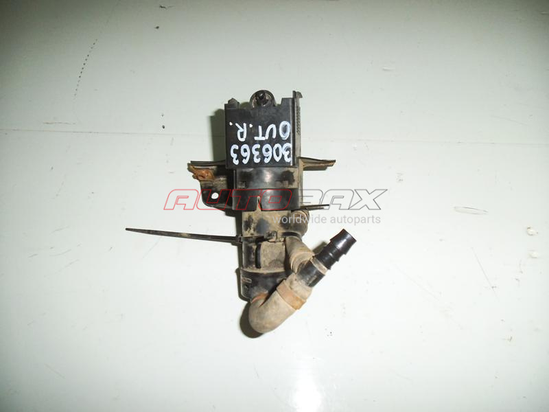 Headlight Washer Nozzle/Cover Outlander (CU) 2003>2009