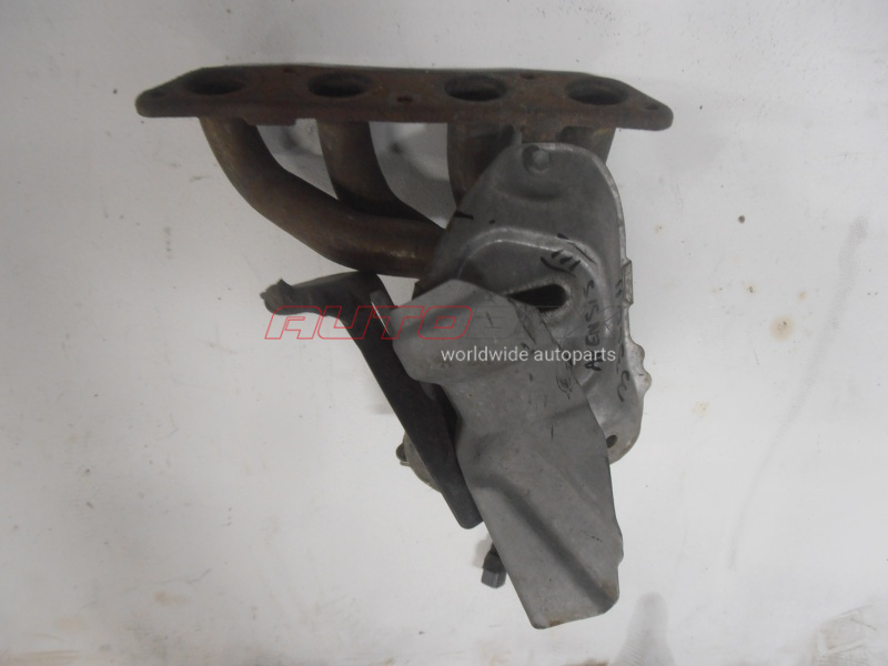Exhaust manifold/Catalyst Toyota Avensis III 2009>