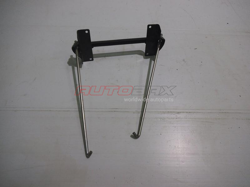 Battery Hold-Down Lancer X (CY) 2007>
