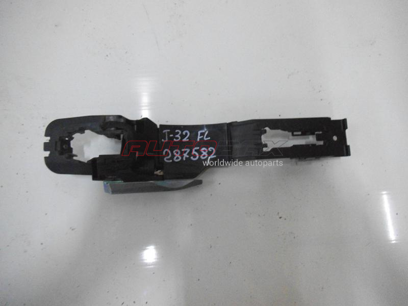 Front Left Door Handle Bracket Teana (J32) 2008>2013