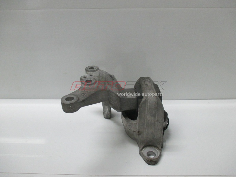 Right Engine/Transmission Mount Qashqai (J11) 2014>