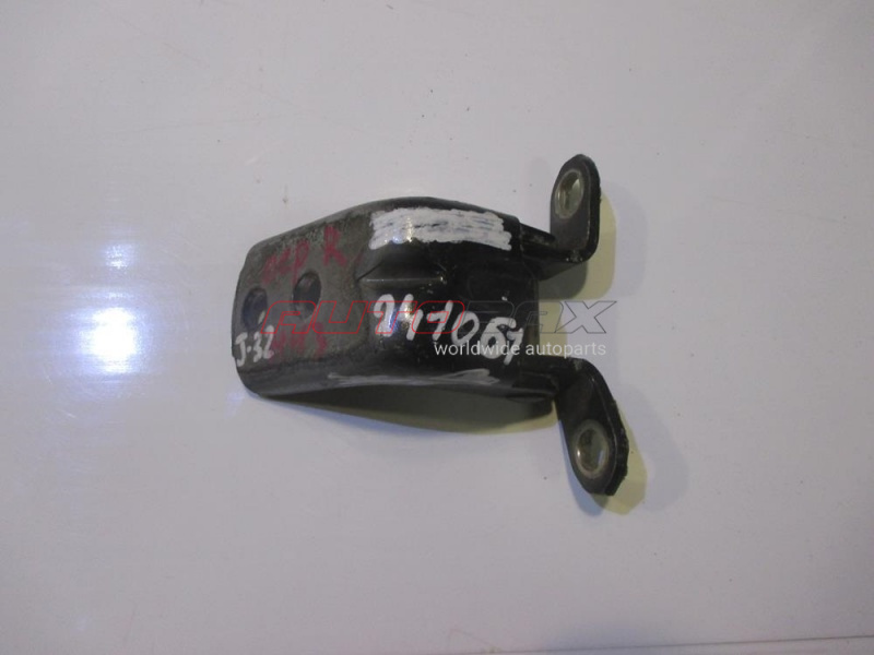 Front Right Door Hinge Teana (J32) 2008>2013