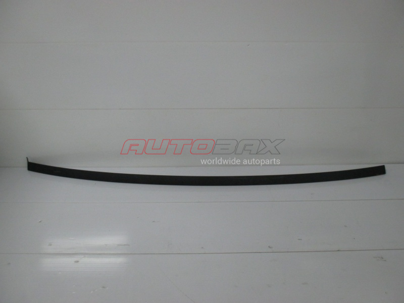 Roof Molding Right Focus III 2011>