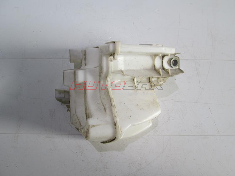 Washer Reservoir Juke (F15) 2011>