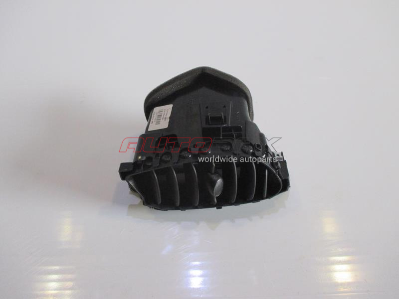 Dashboard Vent / Deflector Juke (F15) 2011>