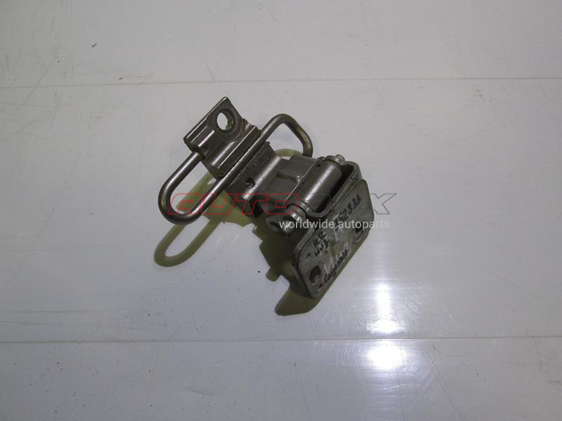 Rear Right Door Hinge Cayenne 2003>2010