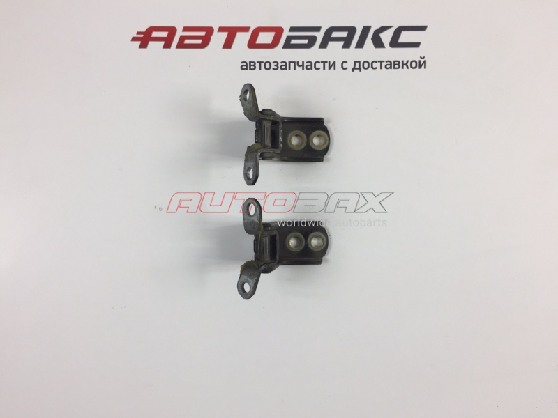 Front Right Door Hinge M-35/45 (Y50) 2004>2009