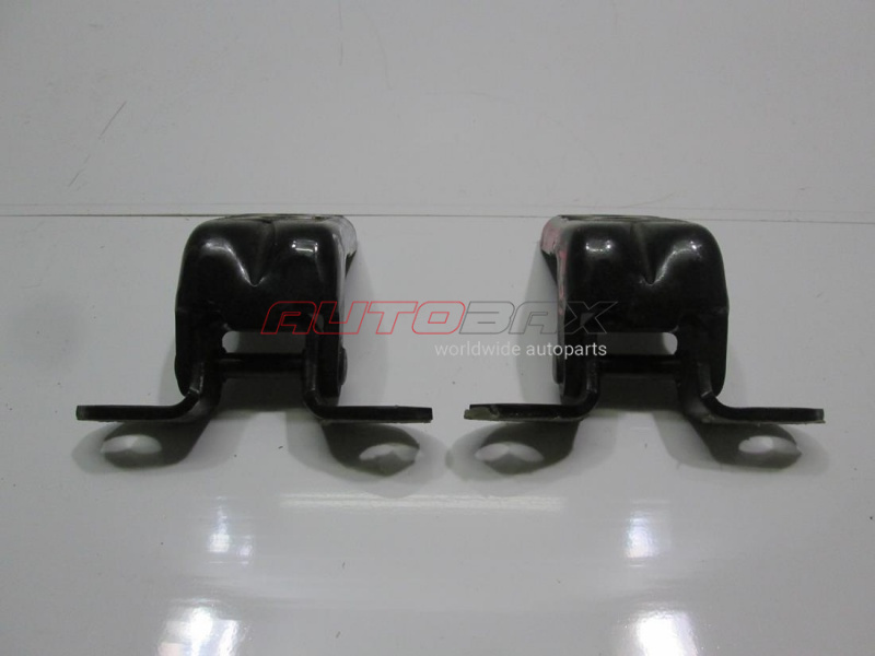 Front Right Door Hinge X-Trail (T31) 2007>2014