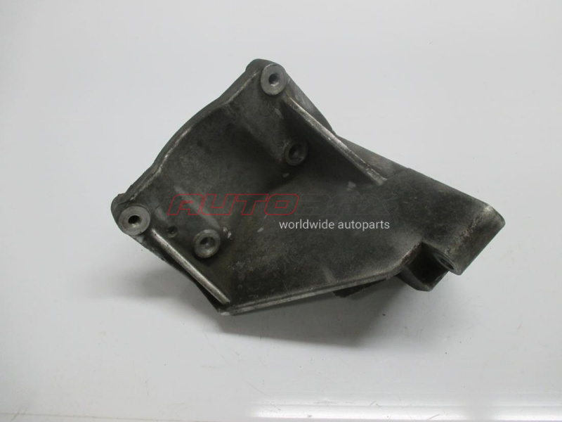 Power Steering Pump Bracket Fusion 2002>