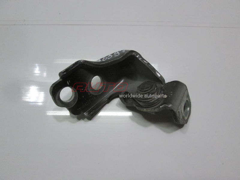 Front Right Door Hinge Kuga ll 2012>