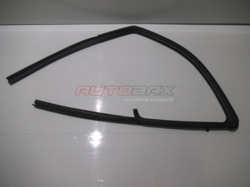 Front Left Door Glass Seal Pathfinder (R51M) 2004>2013