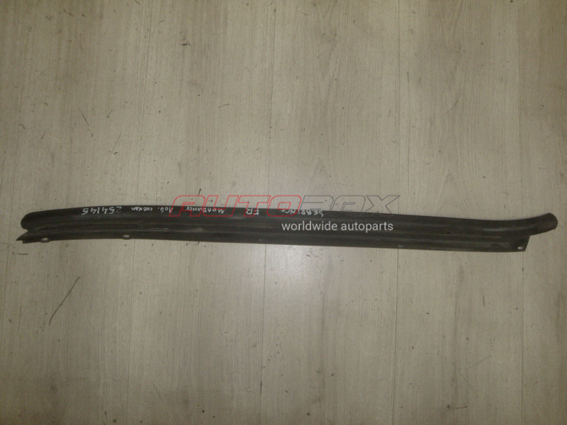 Windshield Molding/Trim Sebring/Stratus 2001>2006
