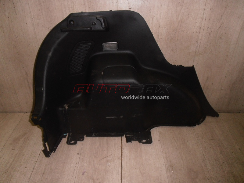 Trunk Trim/Filler Yaris 2005>2011