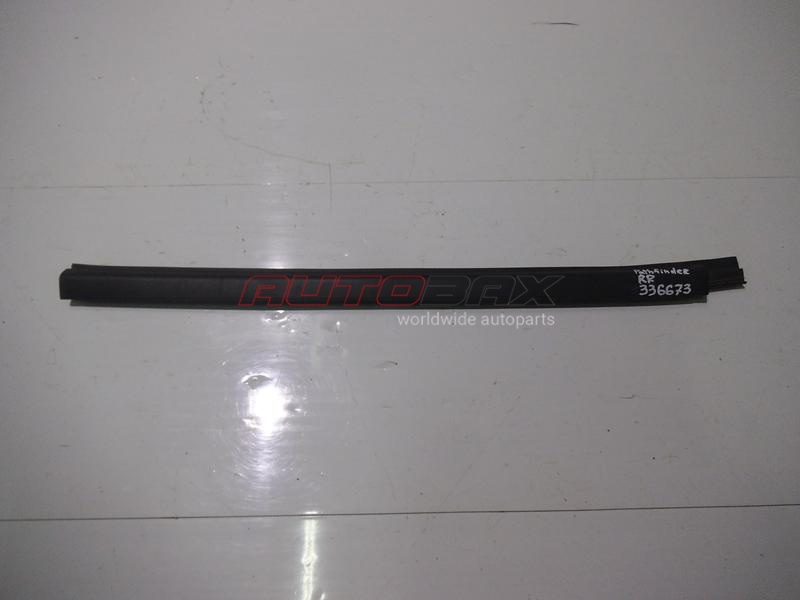 Rear Right Door Glass Seal Pathfinder (R51M) 2004>2013