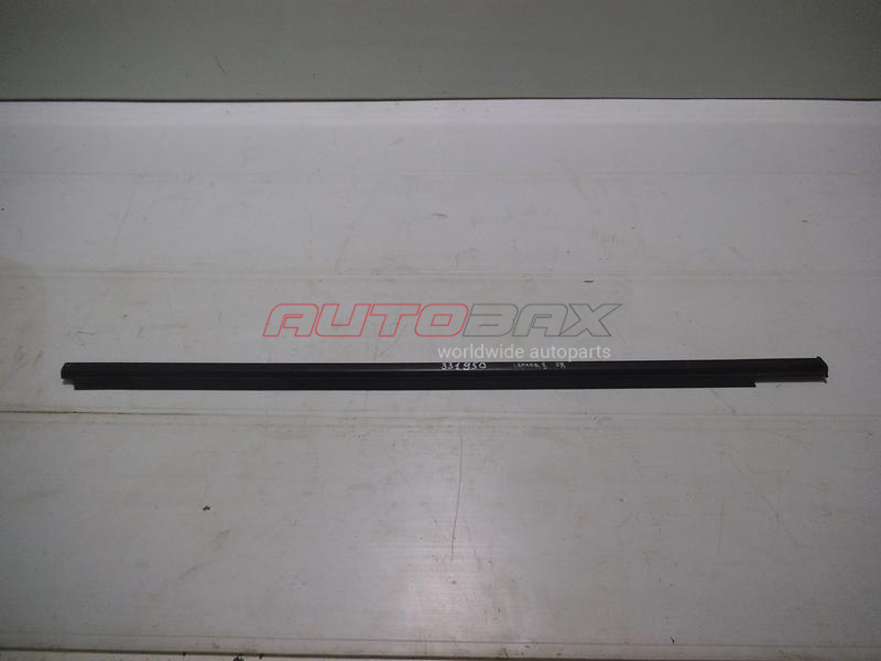 Front Right Door Glass Seal Lancer X (CY) 2007>